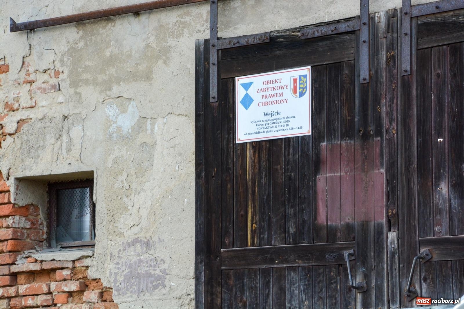 Zdjęcie w galerii na portalu naszraciborz.pl: Nowe oblicze parku przy pałacu w Sławikowie – rekreacja, przyroda i historia w harmonii wiadomości z regionu