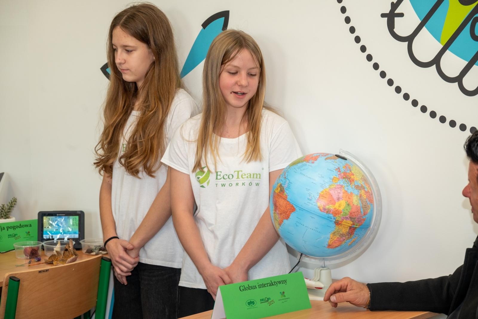 Zdjęcie w galerii na portalu naszraciborz.pl: Nowoczesna pracownia przyrodnicza i ścieżka dydaktyczna w Tworkowie już otwarte wiadomości z regionu