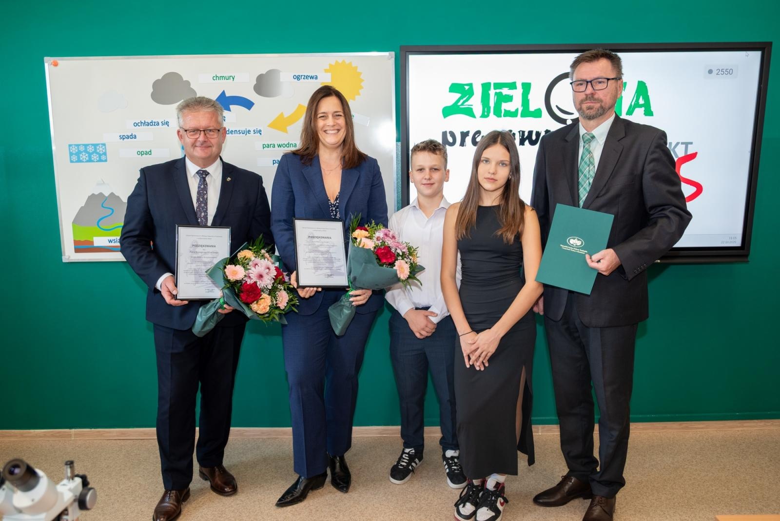 Zdjęcie w galerii na portalu naszraciborz.pl: Nowoczesna pracownia przyrodnicza i ścieżka dydaktyczna w Tworkowie już otwarte wiadomości z regionu