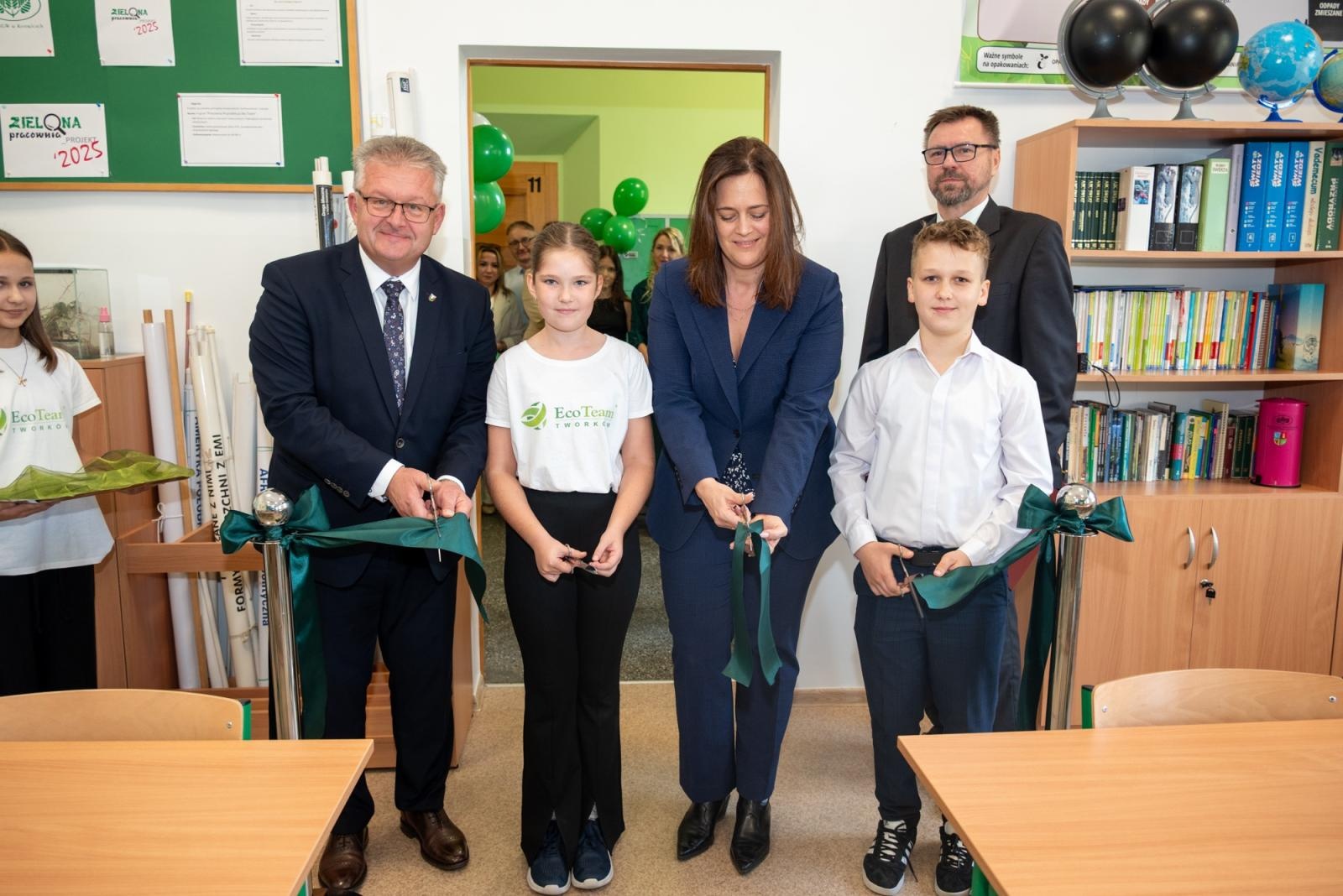 Zdjęcie w galerii na portalu naszraciborz.pl: Nowoczesna pracownia przyrodnicza i ścieżka dydaktyczna w Tworkowie już otwarte wiadomości z regionu