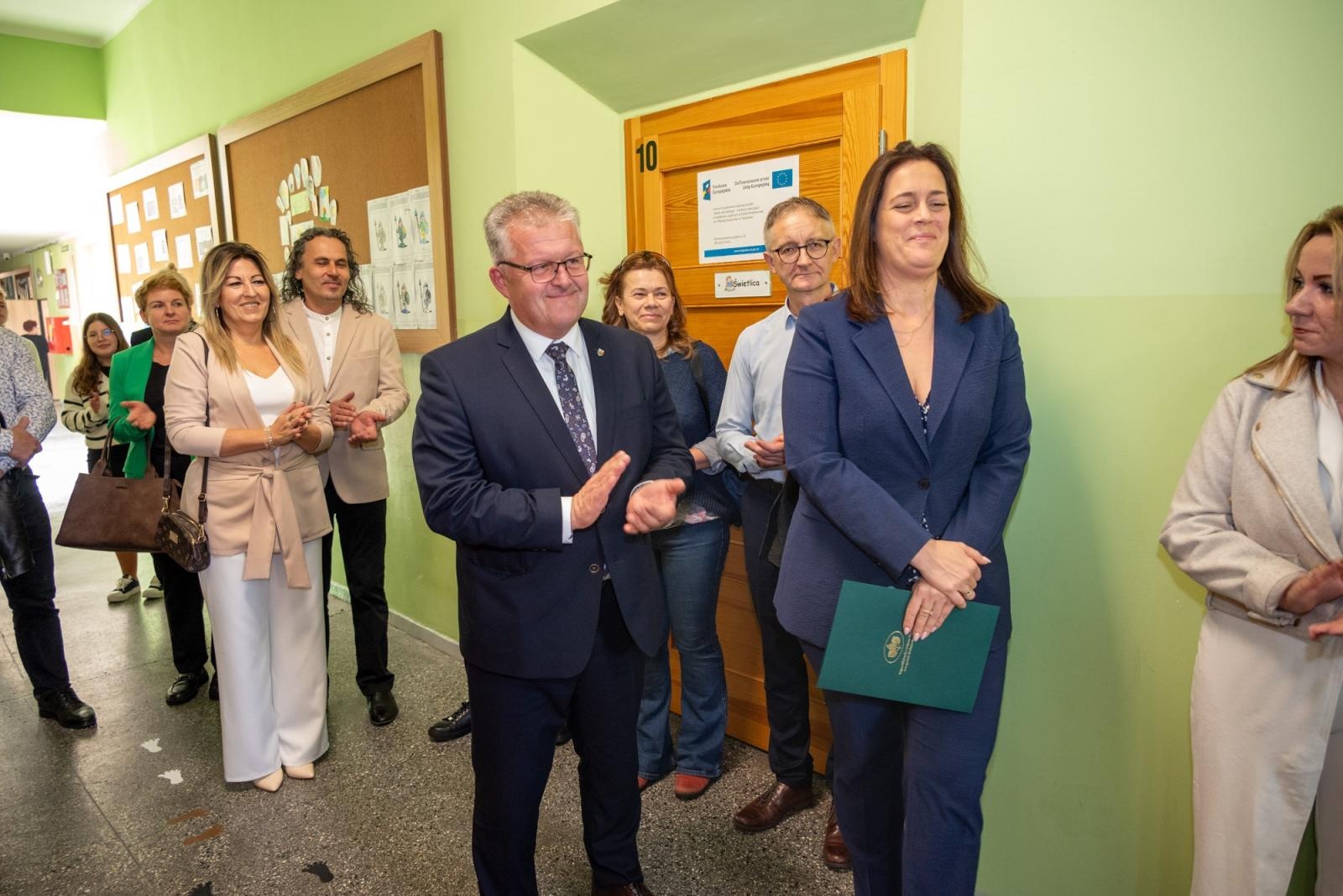 Zdjęcie w galerii na portalu naszraciborz.pl: Nowoczesna pracownia przyrodnicza i ścieżka dydaktyczna w Tworkowie już otwarte wiadomości z regionu