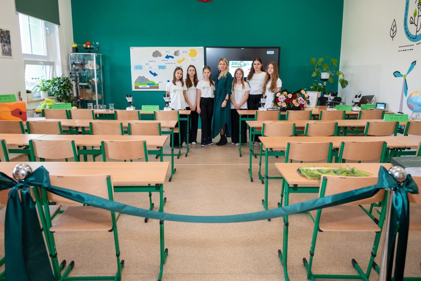 Zdjęcie w galerii na portalu naszraciborz.pl: Nowoczesna pracownia przyrodnicza i ścieżka dydaktyczna w Tworkowie już otwarte wiadomości z regionu