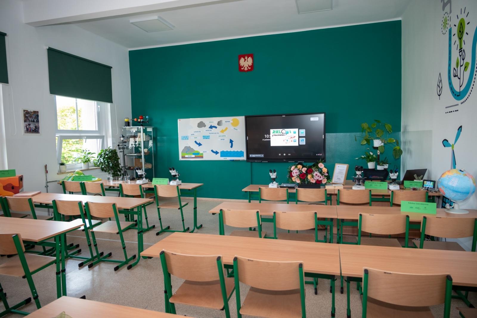 Zdjęcie w galerii na portalu naszraciborz.pl: Nowoczesna pracownia przyrodnicza i ścieżka dydaktyczna w Tworkowie już otwarte wiadomości z regionu