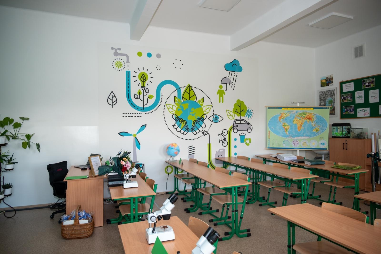 Zdjęcie w galerii na portalu naszraciborz.pl: Nowoczesna pracownia przyrodnicza i ścieżka dydaktyczna w Tworkowie już otwarte wiadomości z regionu