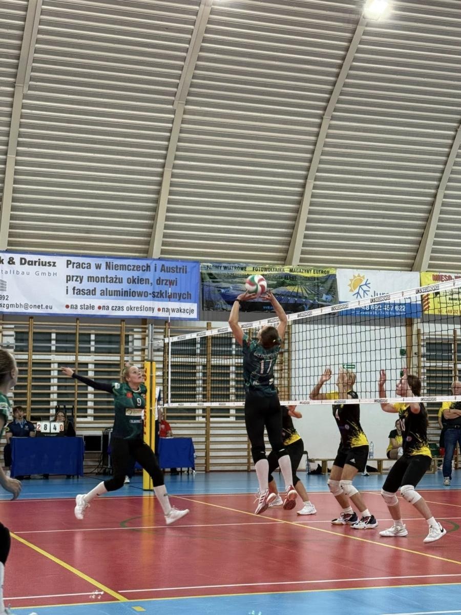 Zdjęcie w galerii na portalu naszraciborz.pl: Siatkówka: Komplety punktów dla Krzanowic i Raciborza wiadomości z regionu