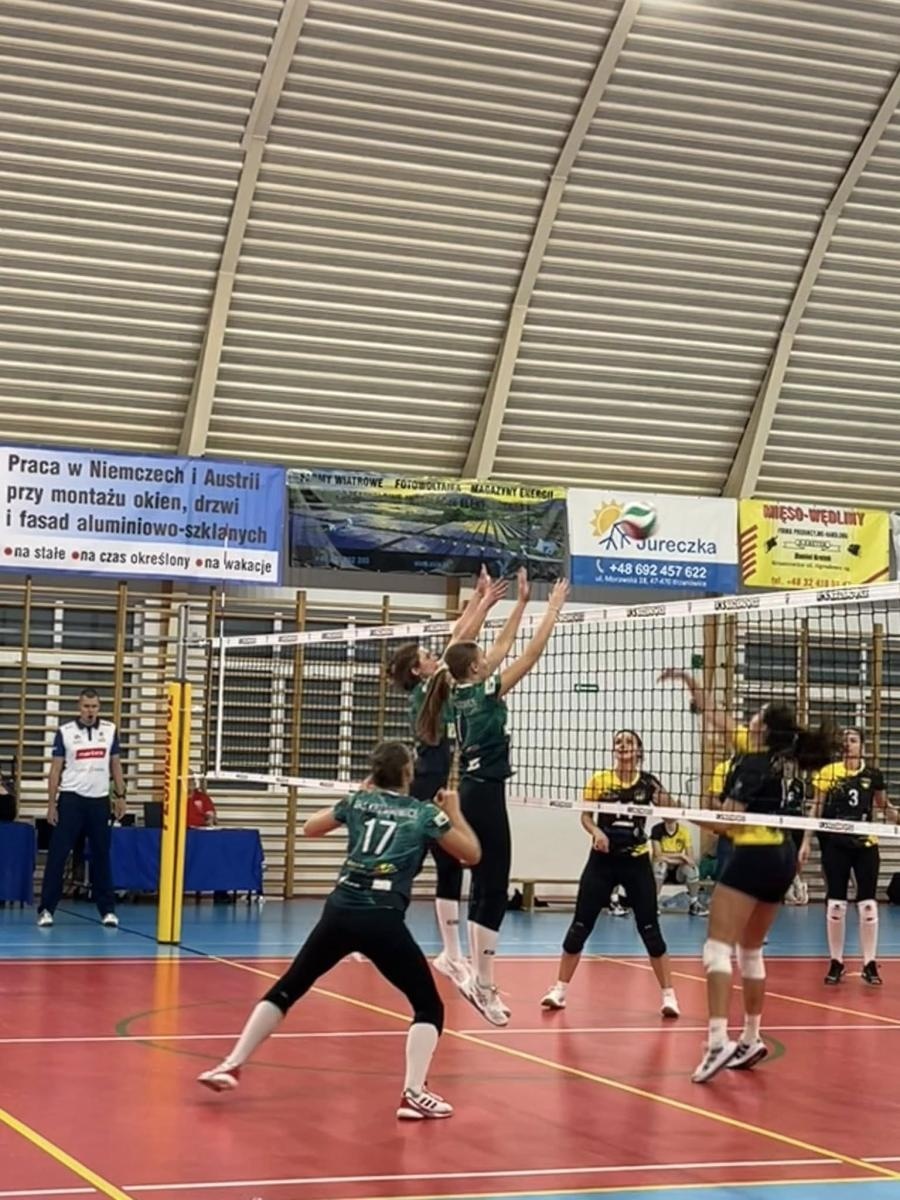 Zdjęcie w galerii na portalu naszraciborz.pl: Siatkówka: Komplety punktów dla Krzanowic i Raciborza wiadomości z regionu