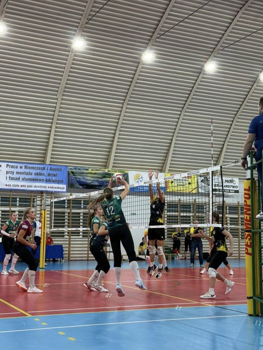 Zdjęcie w galerii na portalu naszraciborz.pl: Siatkówka: Komplety punktów dla Krzanowic i Raciborza wiadomości z regionu