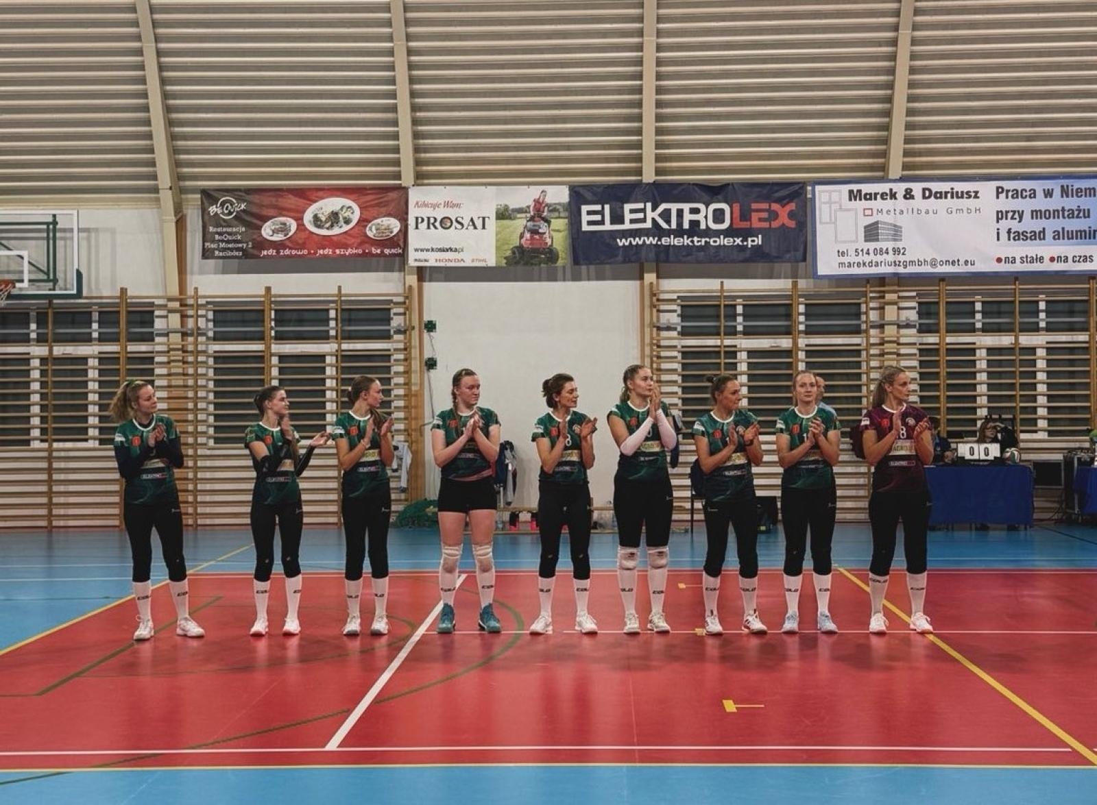 Zdjęcie w galerii na portalu naszraciborz.pl: Siatkówka: Komplety punktów dla Krzanowic i Raciborza wiadomości z regionu