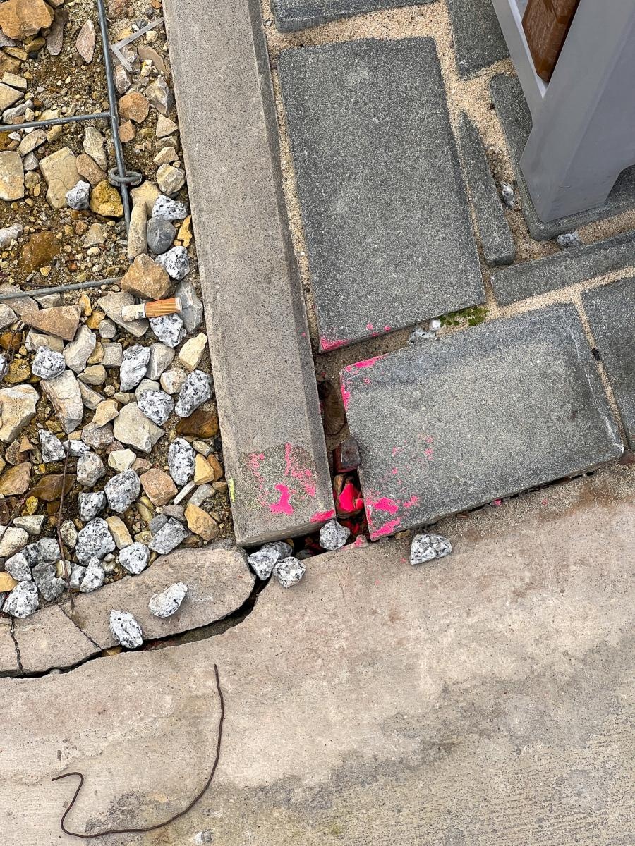 Zdjęcie w galerii na portalu naszraciborz.pl: Urząd zabezpieczył skarpę pod wieżą w Pogrzebieniu. Na problem od miesięcy zwracał uwagę mieszkaniec wiadomości z regionu