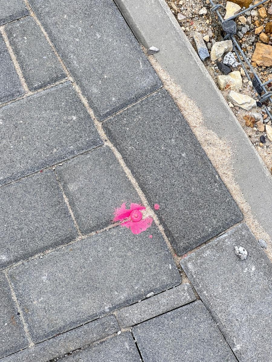 Zdjęcie w galerii na portalu naszraciborz.pl: Urząd zabezpieczył skarpę pod wieżą w Pogrzebieniu. Na problem od miesięcy zwracał uwagę mieszkaniec wiadomości z regionu