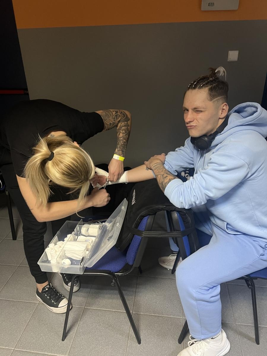 Zdjęcie w galerii na portalu naszraciborz.pl: Bartosz Skibiński z Bartula Fight Club Racibórz zwycięża przez TKO w pierwszej rundzie wiadomości z regionu