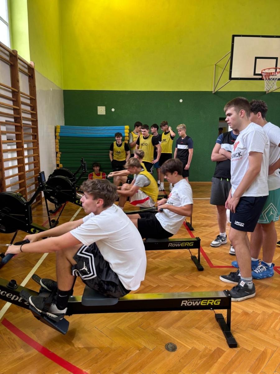 Zdjęcie w galerii na portalu naszraciborz.pl: Sport bez granic – polsko-czeskie zmagania młodzieży w raciborskim Ekonomiku wiadomości z regionu