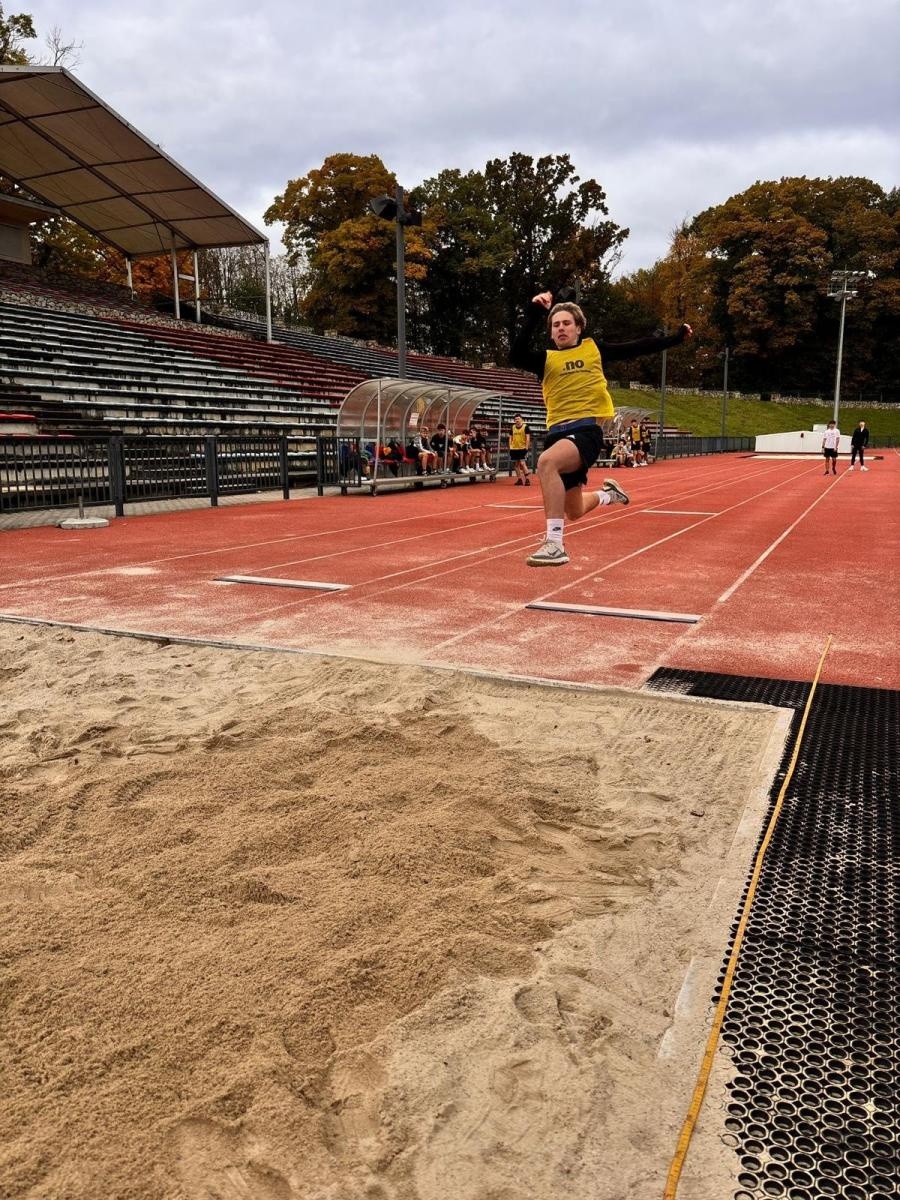 Zdjęcie w galerii na portalu naszraciborz.pl: Sport bez granic – polsko-czeskie zmagania młodzieży w raciborskim Ekonomiku wiadomości z regionu