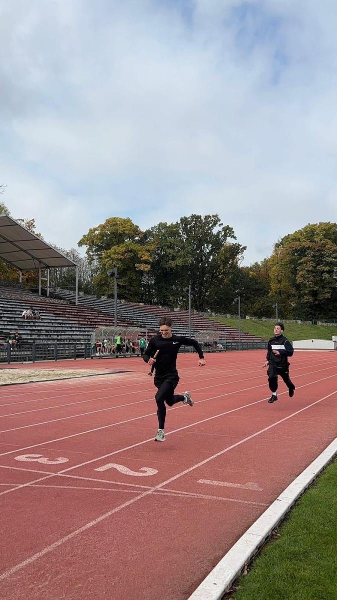 Zdjęcie w galerii na portalu naszraciborz.pl: Sport bez granic – polsko-czeskie zmagania młodzieży w raciborskim Ekonomiku wiadomości z regionu