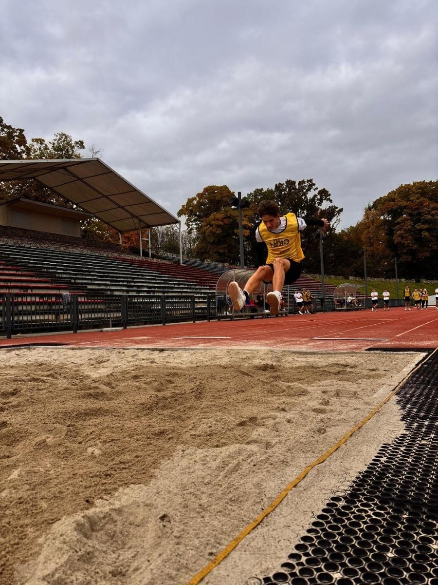 Zdjęcie w galerii na portalu naszraciborz.pl: Sport bez granic – polsko-czeskie zmagania młodzieży w raciborskim Ekonomiku wiadomości z regionu