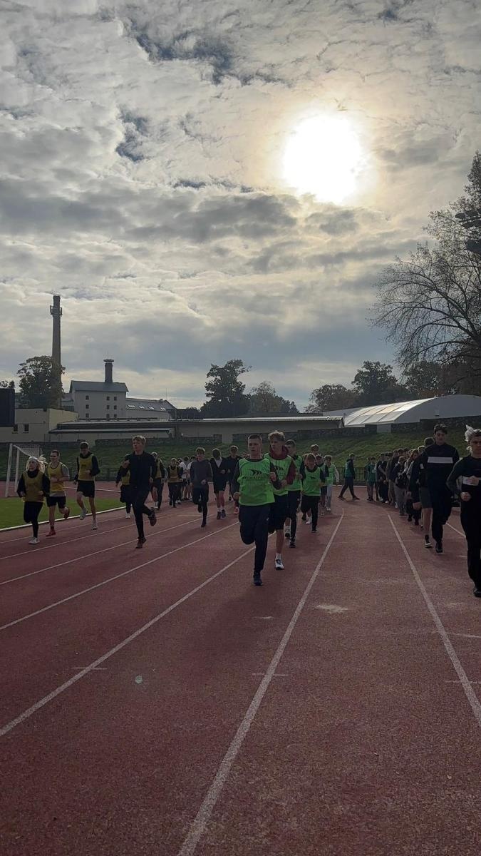 Zdjęcie w galerii na portalu naszraciborz.pl: Sport bez granic – polsko-czeskie zmagania młodzieży w raciborskim Ekonomiku wiadomości z regionu