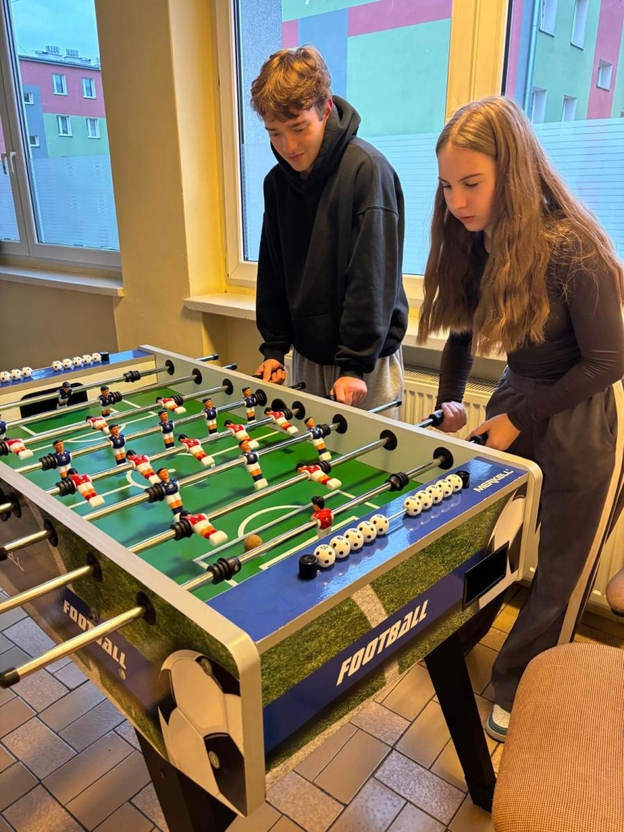 Zdjęcie w galerii na portalu naszraciborz.pl: Sport bez granic – polsko-czeskie zmagania młodzieży w raciborskim Ekonomiku wiadomości z regionu