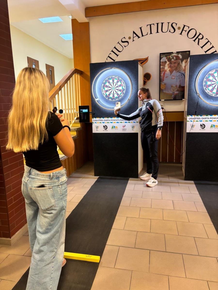 Zdjęcie w galerii na portalu naszraciborz.pl: Sport bez granic – polsko-czeskie zmagania młodzieży w raciborskim Ekonomiku wiadomości z regionu