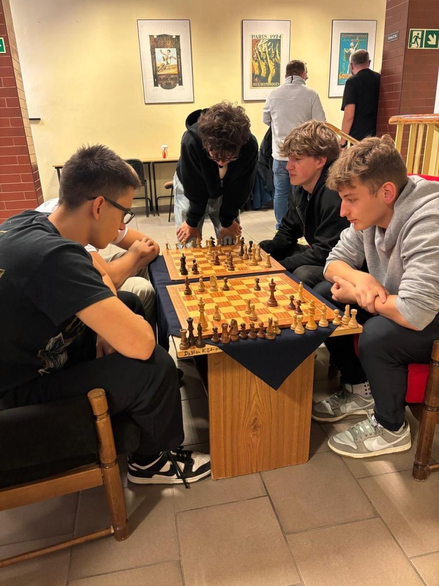 Zdjęcie w galerii na portalu naszraciborz.pl: Sport bez granic – polsko-czeskie zmagania młodzieży w raciborskim Ekonomiku wiadomości z regionu