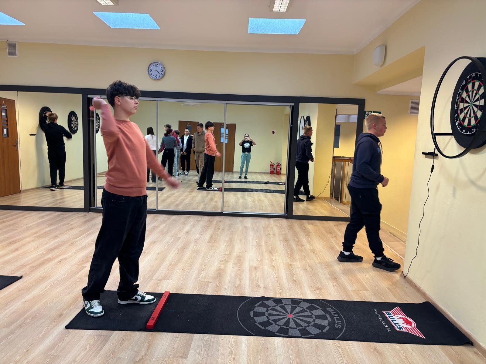 Zdjęcie w galerii na portalu naszraciborz.pl: Sport bez granic – polsko-czeskie zmagania młodzieży w raciborskim Ekonomiku wiadomości z regionu