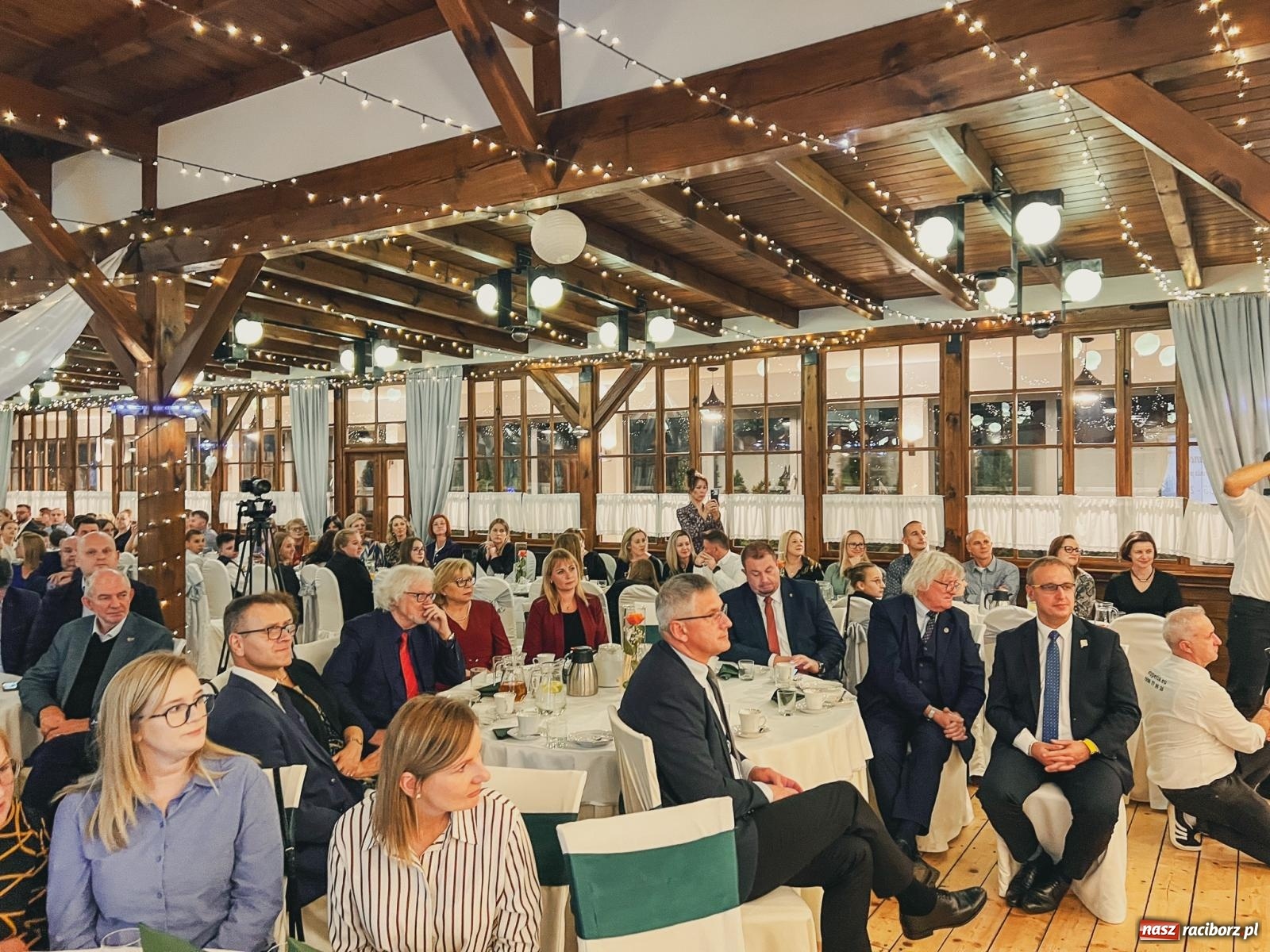 Zdjęcie w galerii na portalu naszraciborz.pl: Skarby przeszłości. Uroczysta gala podsumowująca 760-lecie nadania Krzanowicom praw miejskich wiadomości z regionu