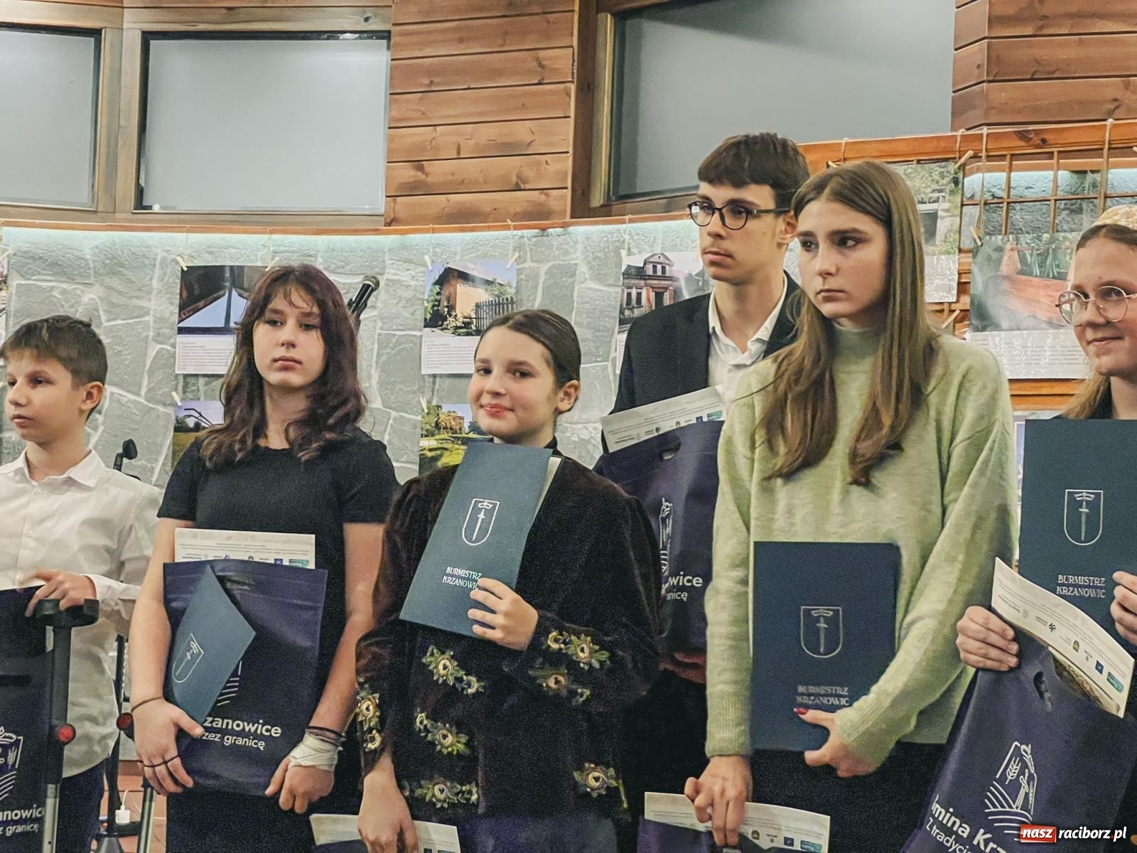 Zdjęcie w galerii na portalu naszraciborz.pl: Skarby przeszłości. Uroczysta gala podsumowująca 760-lecie nadania Krzanowicom praw miejskich wiadomości z regionu