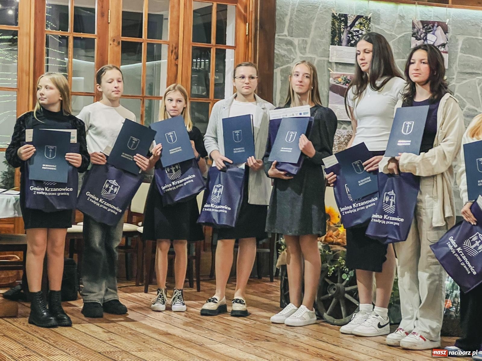 Zdjęcie w galerii na portalu naszraciborz.pl: Skarby przeszłości. Uroczysta gala podsumowująca 760-lecie nadania Krzanowicom praw miejskich wiadomości z regionu