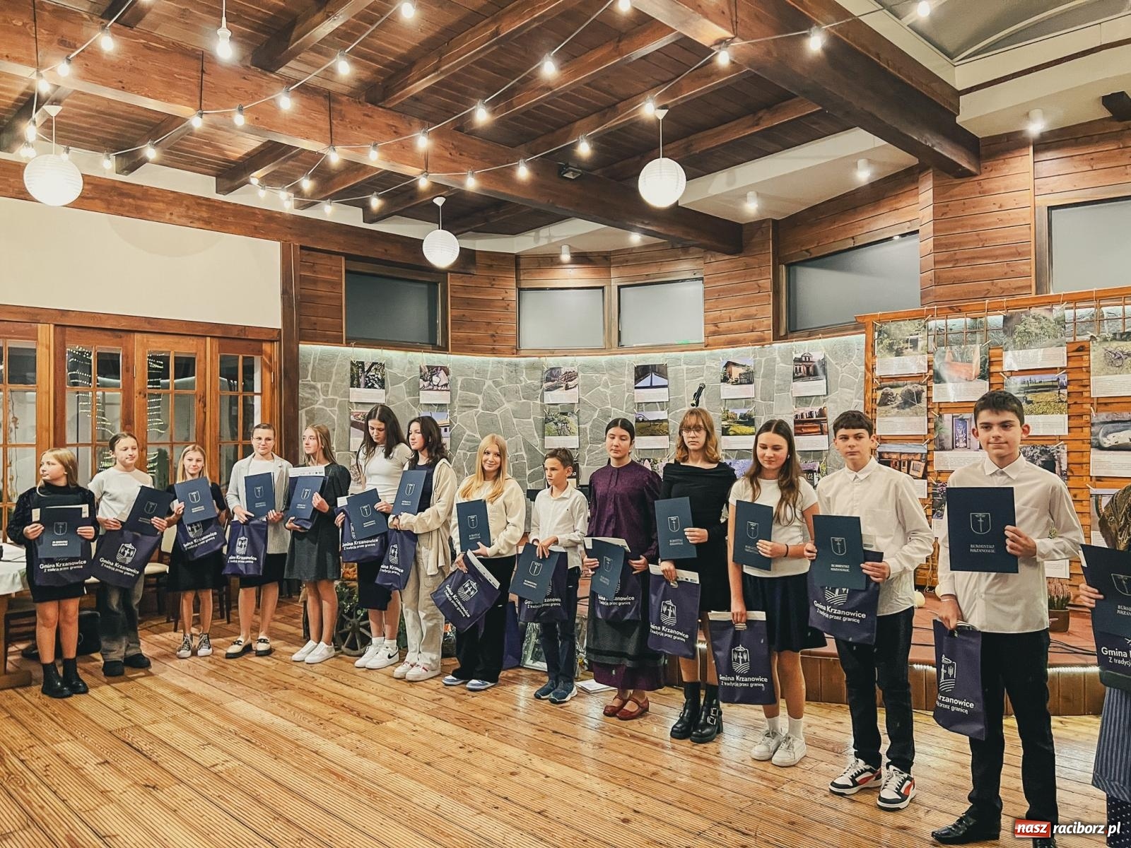 Zdjęcie w galerii na portalu naszraciborz.pl: Skarby przeszłości. Uroczysta gala podsumowująca 760-lecie nadania Krzanowicom praw miejskich wiadomości z regionu