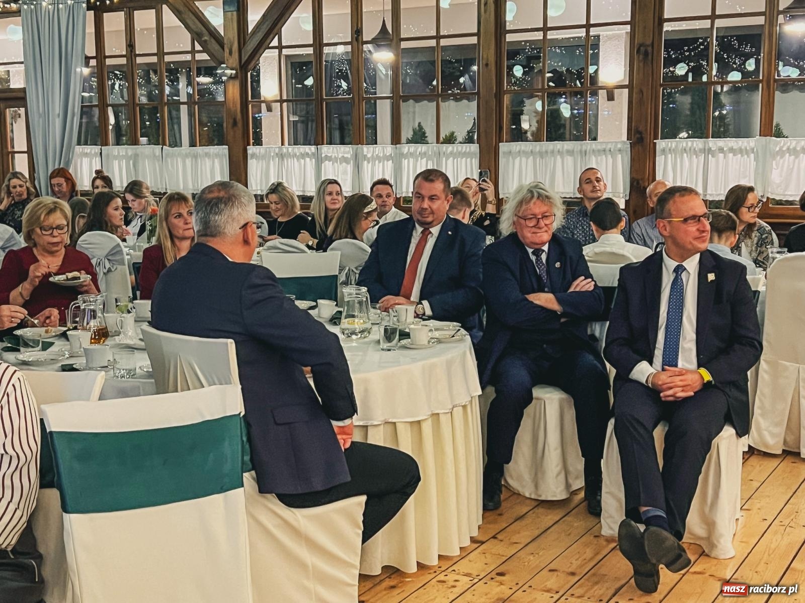 Zdjęcie w galerii na portalu naszraciborz.pl: Skarby przeszłości. Uroczysta gala podsumowująca 760-lecie nadania Krzanowicom praw miejskich wiadomości z regionu