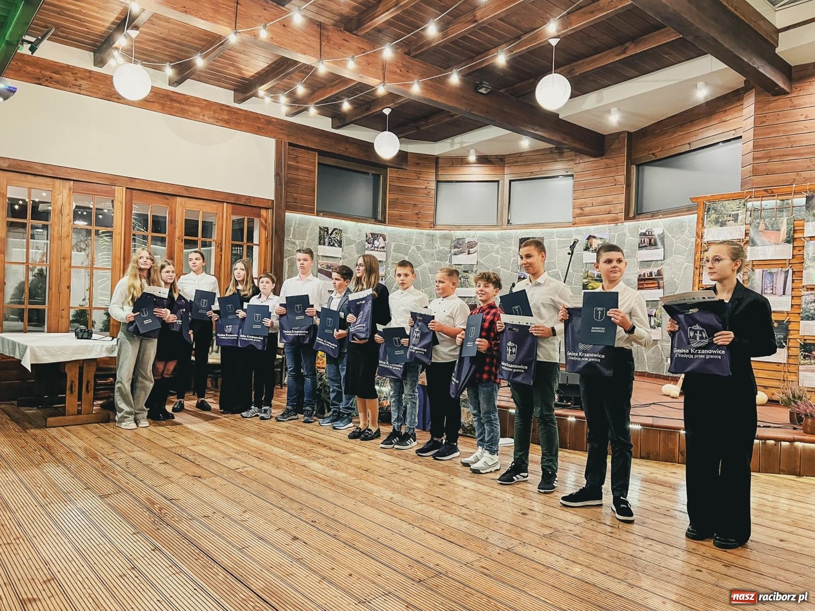 Zdjęcie w galerii na portalu naszraciborz.pl: Skarby przeszłości. Uroczysta gala podsumowująca 760-lecie nadania Krzanowicom praw miejskich wiadomości z regionu