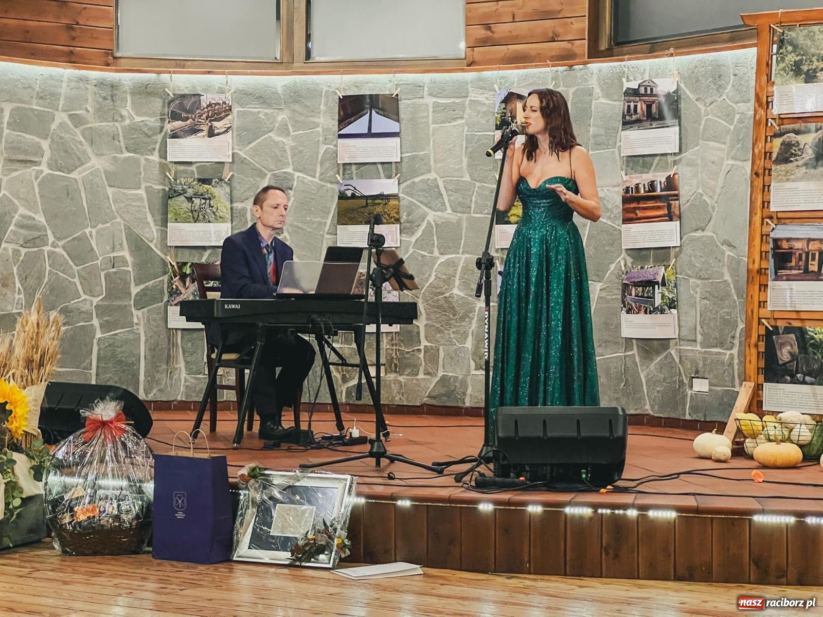 Zdjęcie w galerii na portalu naszraciborz.pl: Skarby przeszłości. Uroczysta gala podsumowująca 760-lecie nadania Krzanowicom praw miejskich wiadomości z regionu