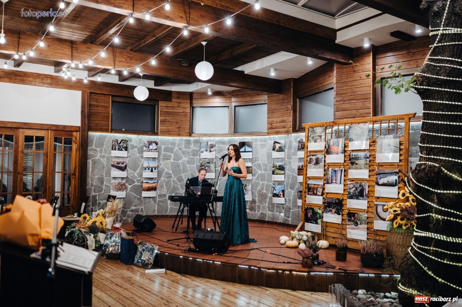 Zdjęcie w galerii na portalu naszraciborz.pl: Skarby przeszłości. Uroczysta gala podsumowująca 760-lecie nadania Krzanowicom praw miejskich wiadomości z regionu