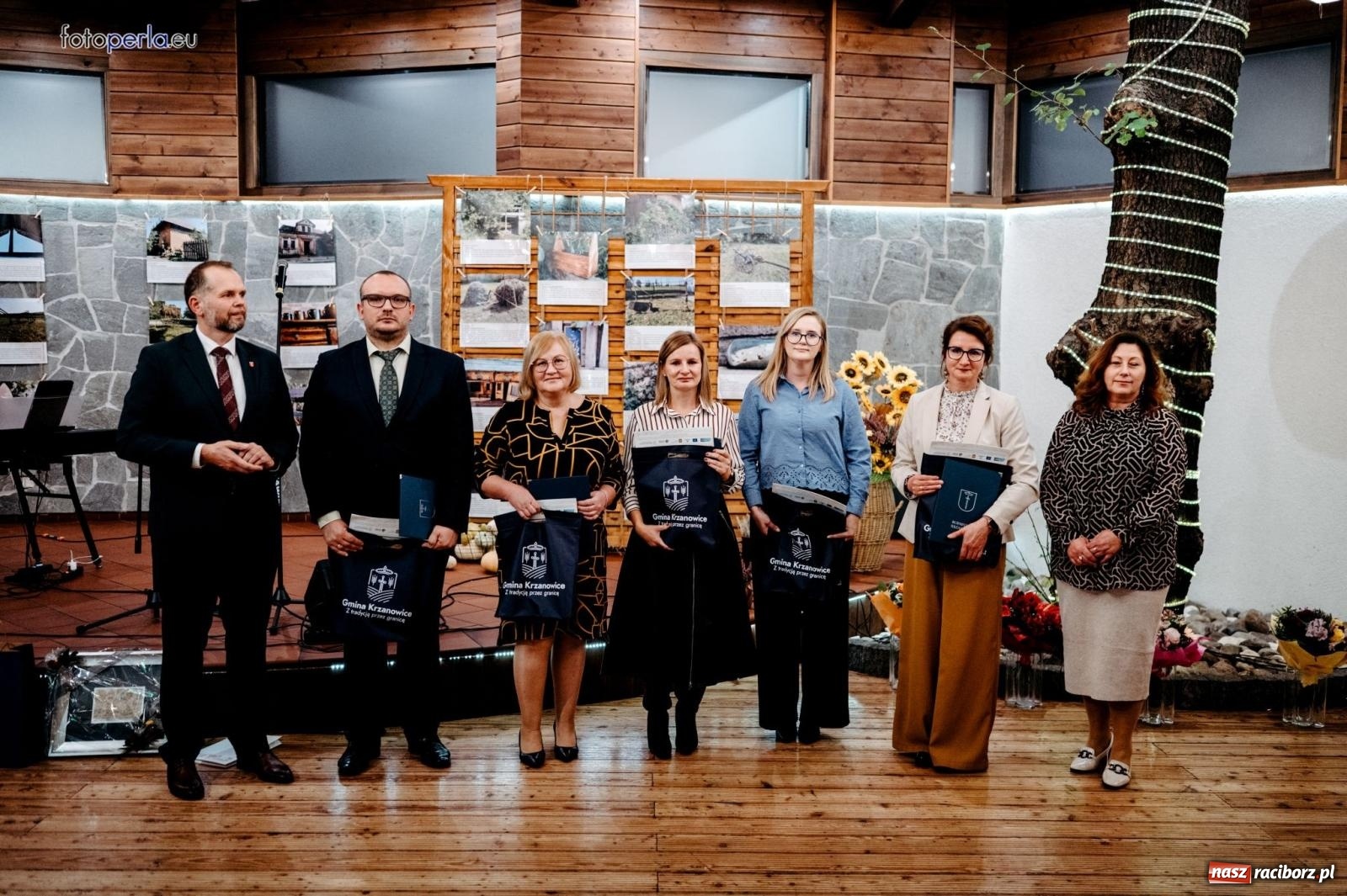 Zdjęcie w galerii na portalu naszraciborz.pl: Skarby przeszłości. Uroczysta gala podsumowująca 760-lecie nadania Krzanowicom praw miejskich wiadomości z regionu