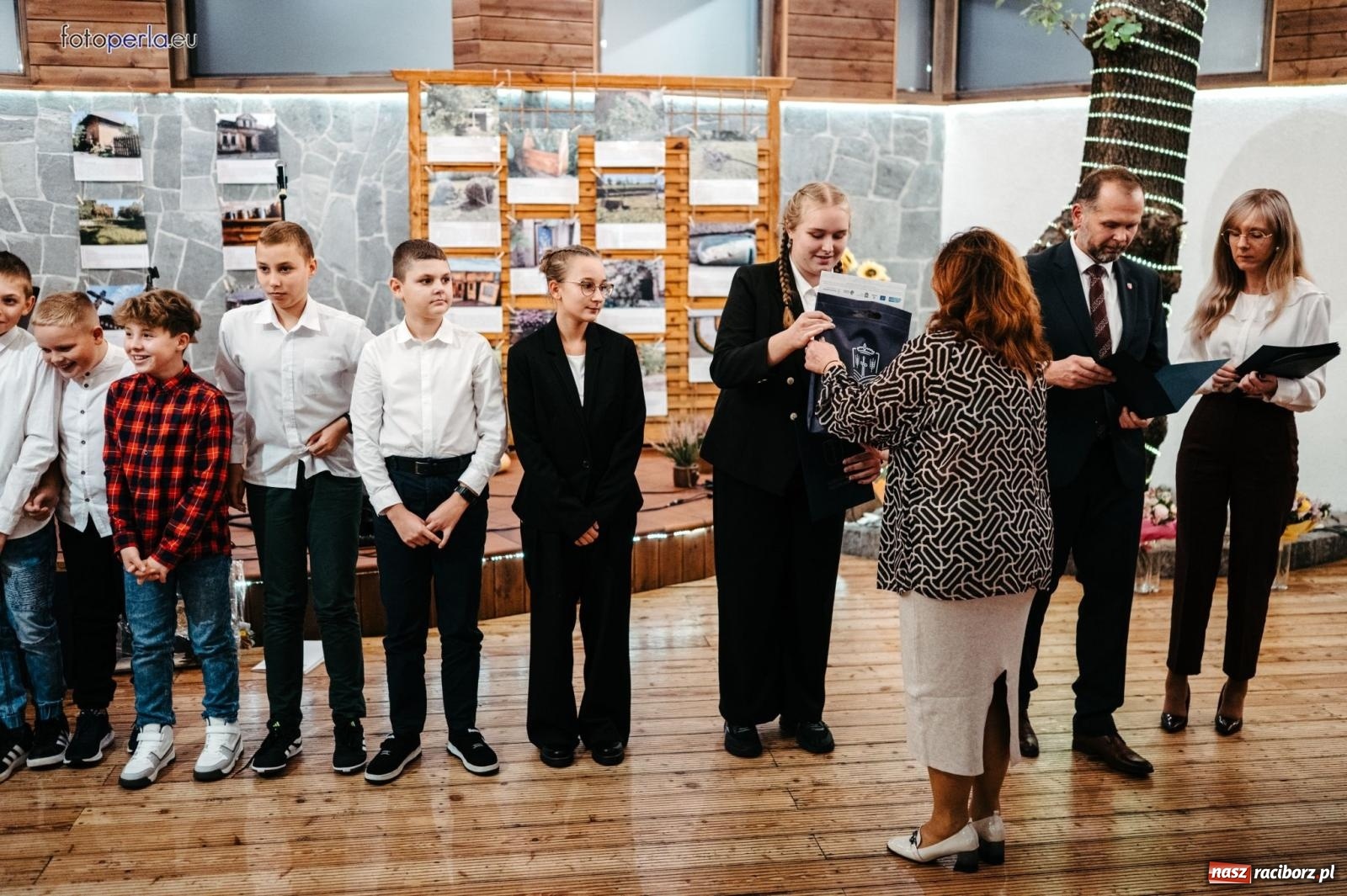 Zdjęcie w galerii na portalu naszraciborz.pl: Skarby przeszłości. Uroczysta gala podsumowująca 760-lecie nadania Krzanowicom praw miejskich wiadomości z regionu