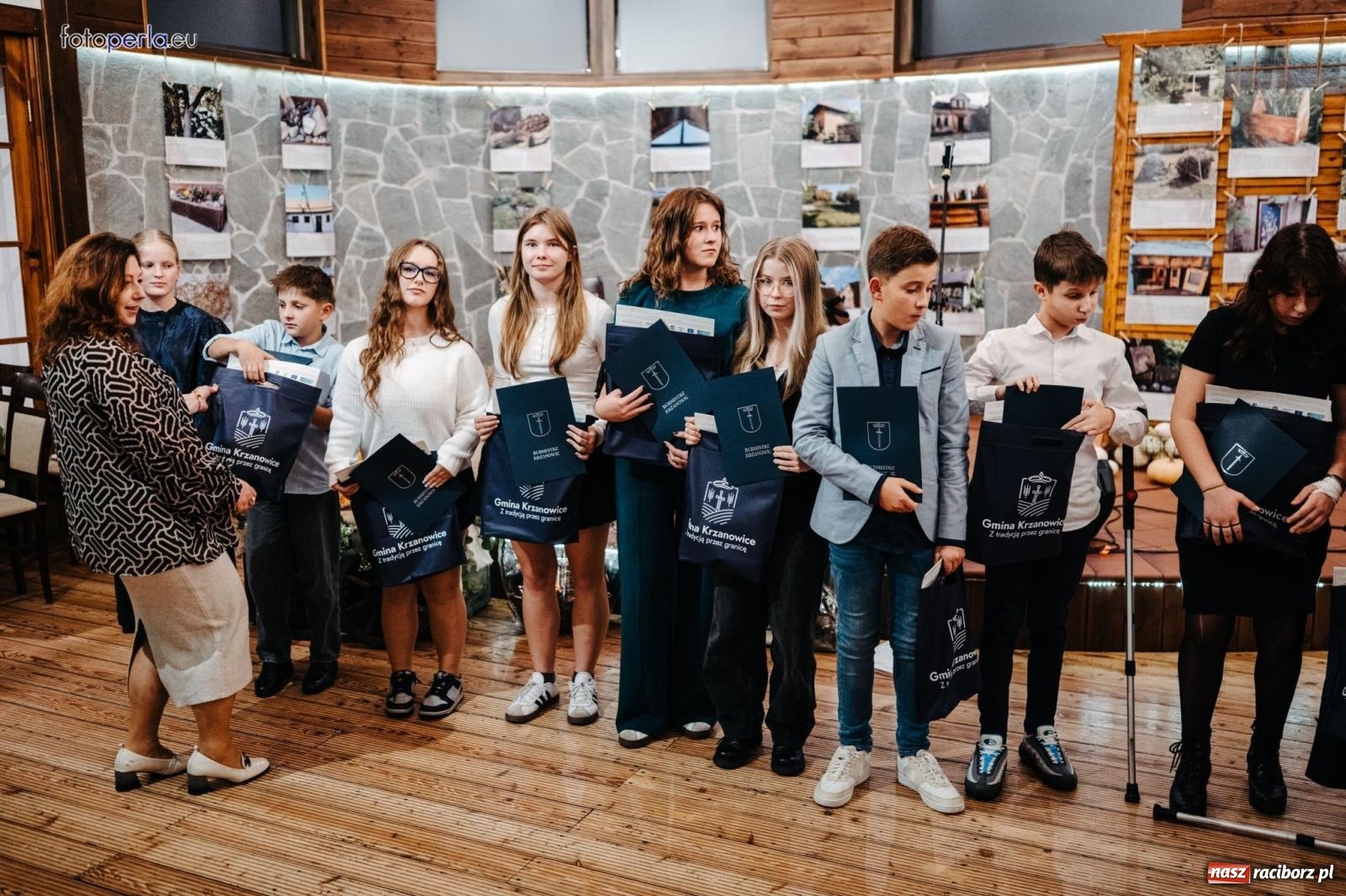 Zdjęcie w galerii na portalu naszraciborz.pl: Skarby przeszłości. Uroczysta gala podsumowująca 760-lecie nadania Krzanowicom praw miejskich wiadomości z regionu