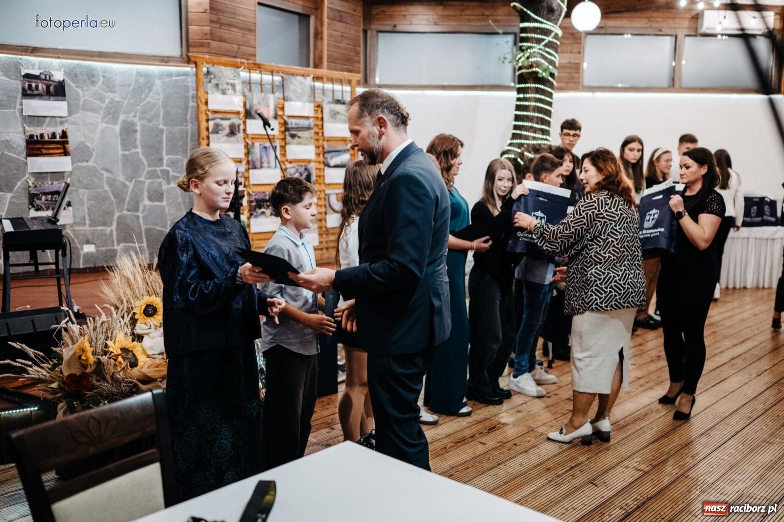 Zdjęcie w galerii na portalu naszraciborz.pl: Skarby przeszłości. Uroczysta gala podsumowująca 760-lecie nadania Krzanowicom praw miejskich wiadomości z regionu