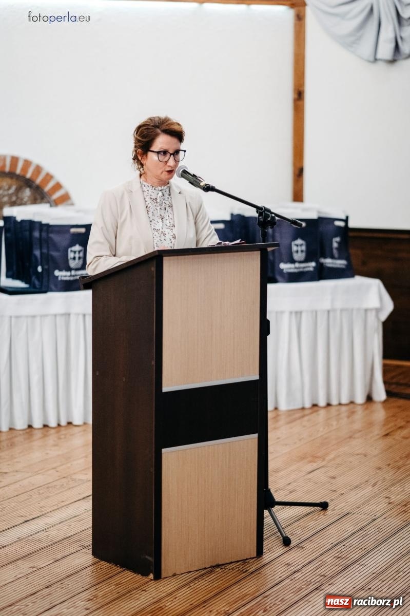 Zdjęcie w galerii na portalu naszraciborz.pl: Skarby przeszłości. Uroczysta gala podsumowująca 760-lecie nadania Krzanowicom praw miejskich wiadomości z regionu