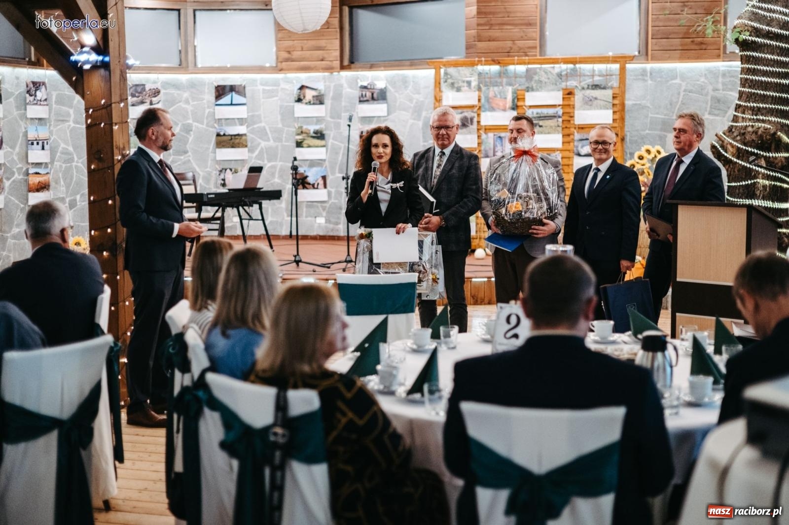 Zdjęcie w galerii na portalu naszraciborz.pl: Skarby przeszłości. Uroczysta gala podsumowująca 760-lecie nadania Krzanowicom praw miejskich wiadomości z regionu