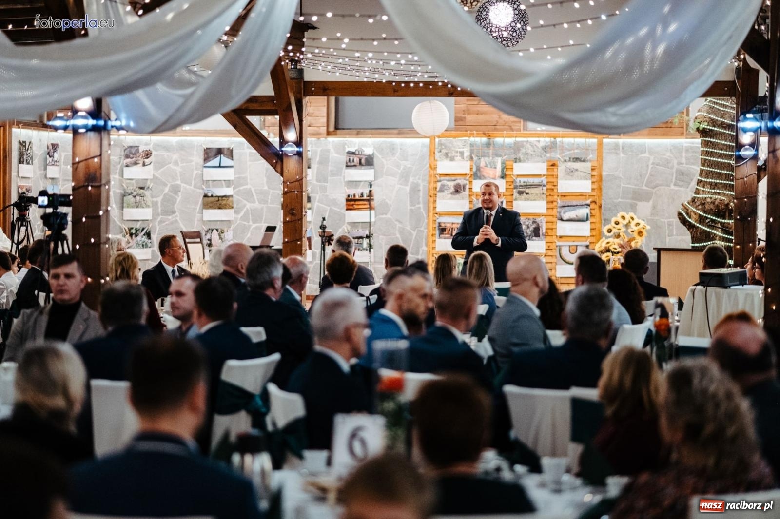 Zdjęcie w galerii na portalu naszraciborz.pl: Skarby przeszłości. Uroczysta gala podsumowująca 760-lecie nadania Krzanowicom praw miejskich wiadomości z regionu