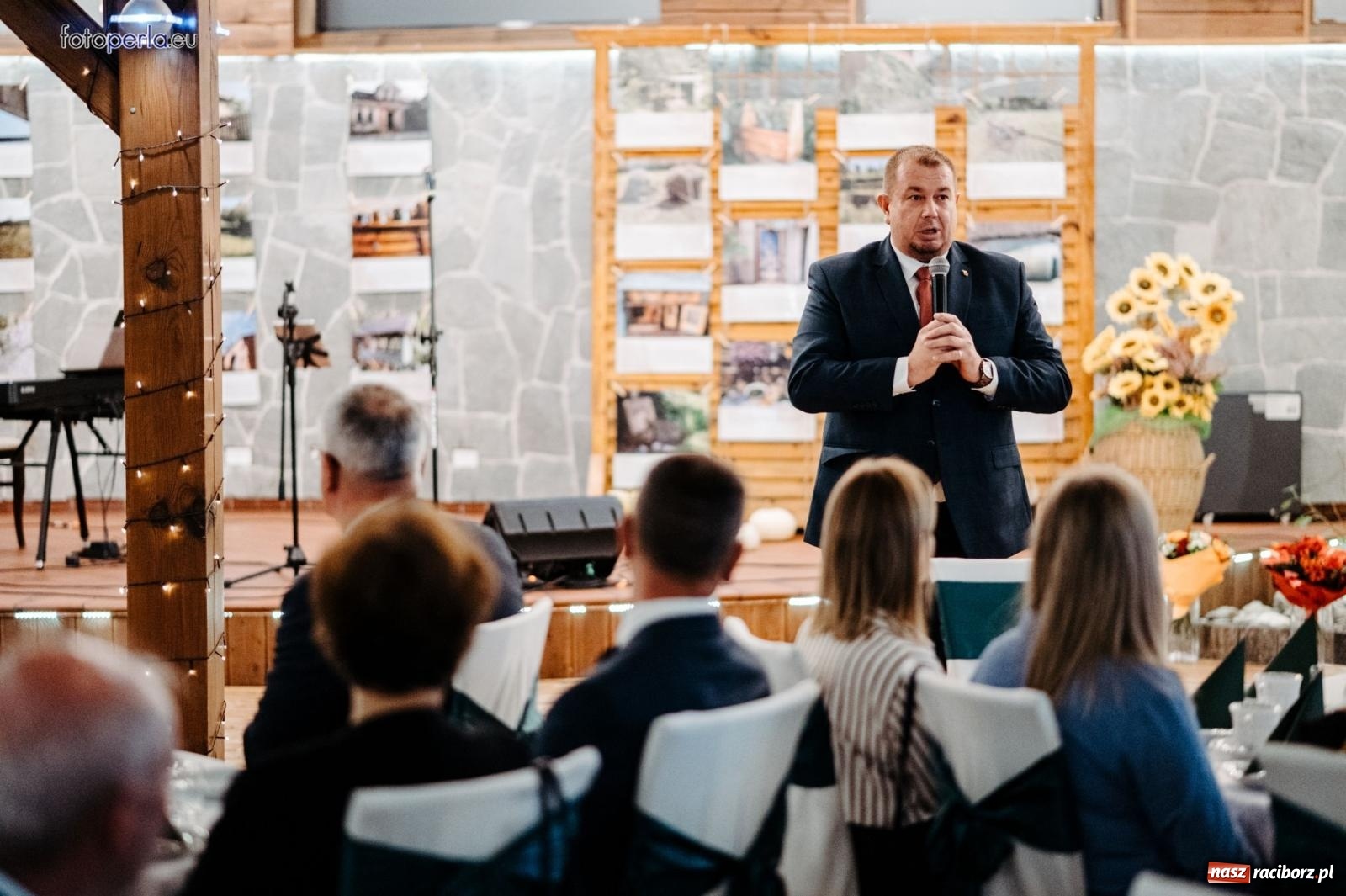 Zdjęcie w galerii na portalu naszraciborz.pl: Skarby przeszłości. Uroczysta gala podsumowująca 760-lecie nadania Krzanowicom praw miejskich wiadomości z regionu