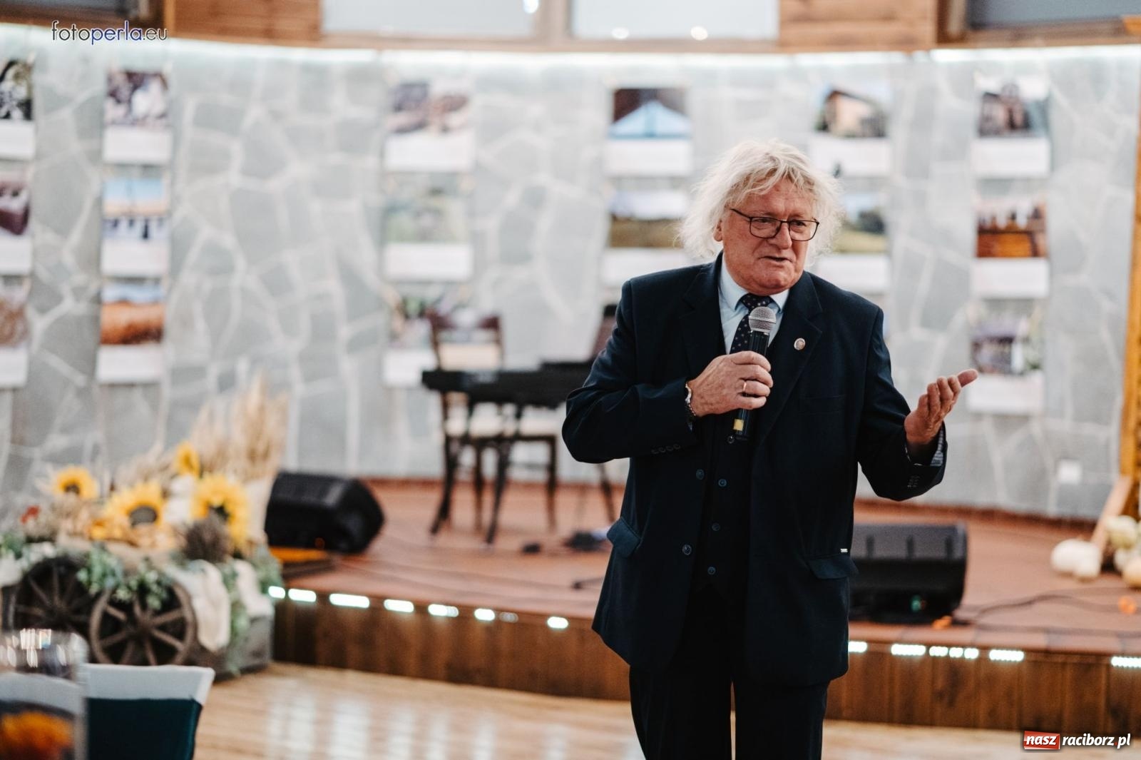 Zdjęcie w galerii na portalu naszraciborz.pl: Skarby przeszłości. Uroczysta gala podsumowująca 760-lecie nadania Krzanowicom praw miejskich wiadomości z regionu