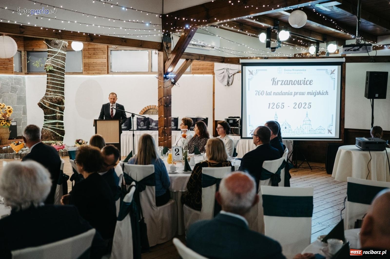 Zdjęcie w galerii na portalu naszraciborz.pl: Skarby przeszłości. Uroczysta gala podsumowująca 760-lecie nadania Krzanowicom praw miejskich wiadomości z regionu
