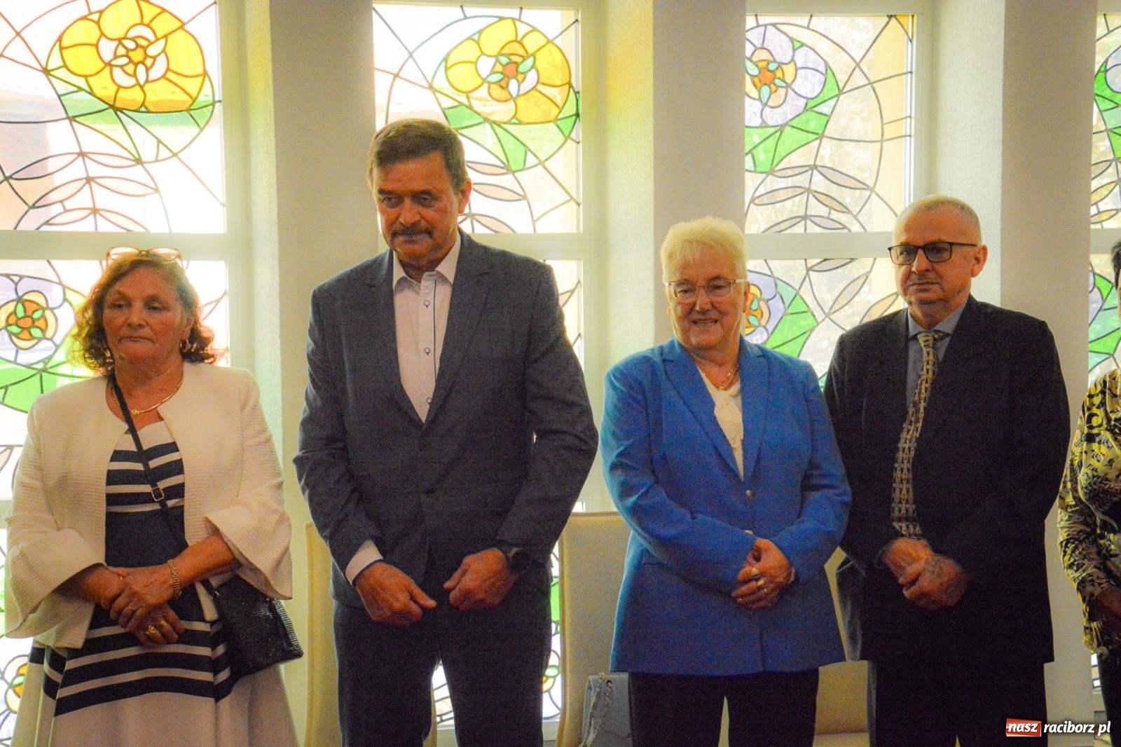 Zdjęcie w galerii na portalu naszraciborz.pl: Złote gody w Raciborzu - osiem par świętowało w USC wiadomości z regionu