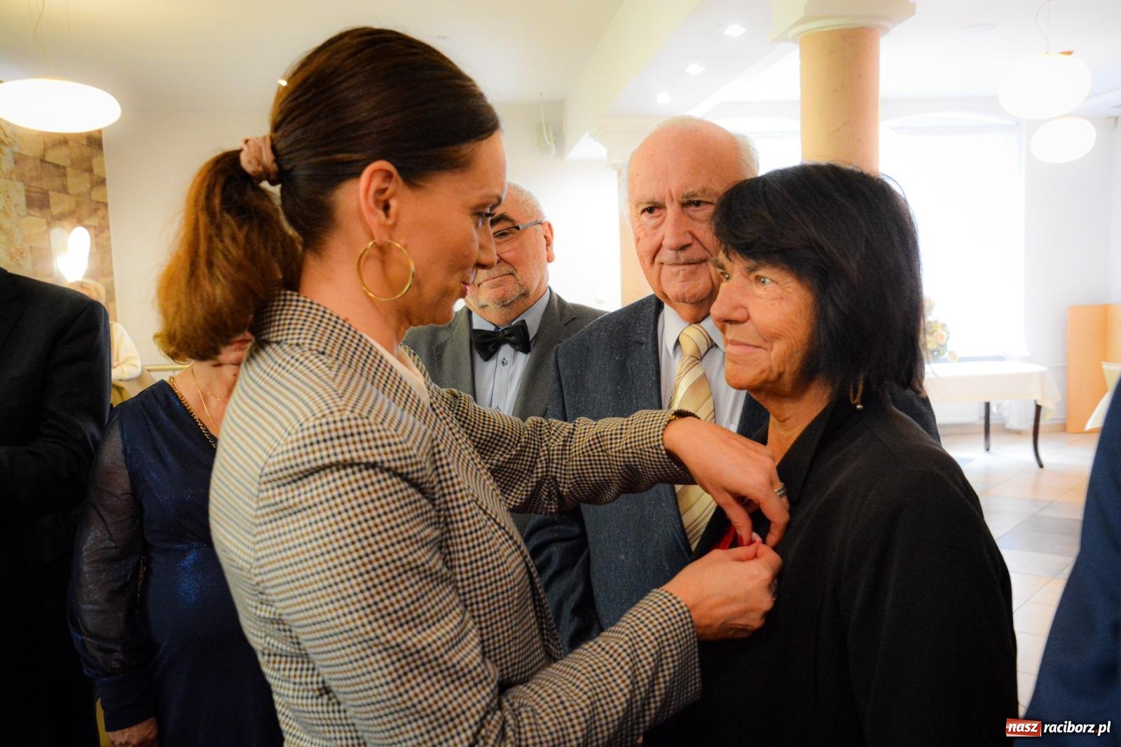 Zdjęcie w galerii na portalu naszraciborz.pl: Złote gody w Raciborzu - osiem par świętowało w USC wiadomości z regionu