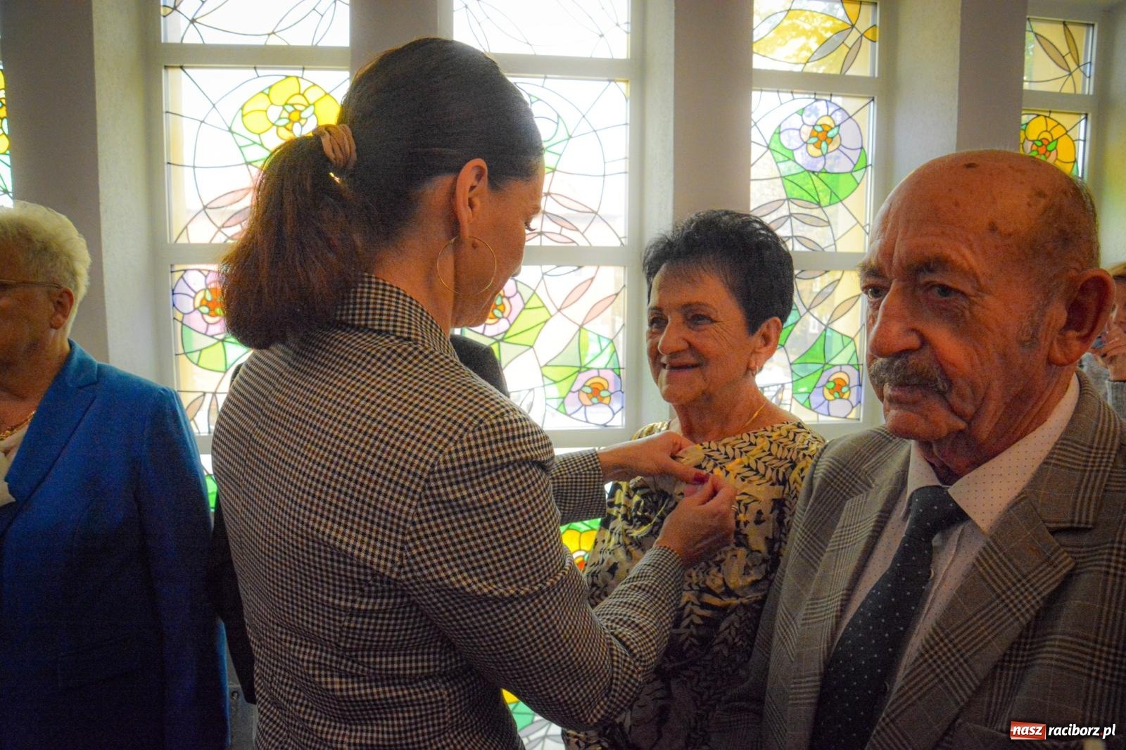 Zdjęcie w galerii na portalu naszraciborz.pl: Złote gody w Raciborzu - osiem par świętowało w USC wiadomości z regionu