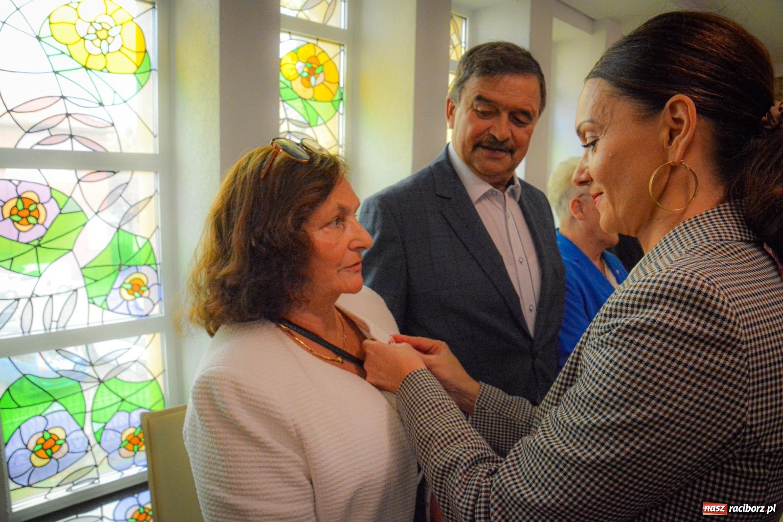 Zdjęcie w galerii na portalu naszraciborz.pl: Złote gody w Raciborzu - osiem par świętowało w USC wiadomości z regionu