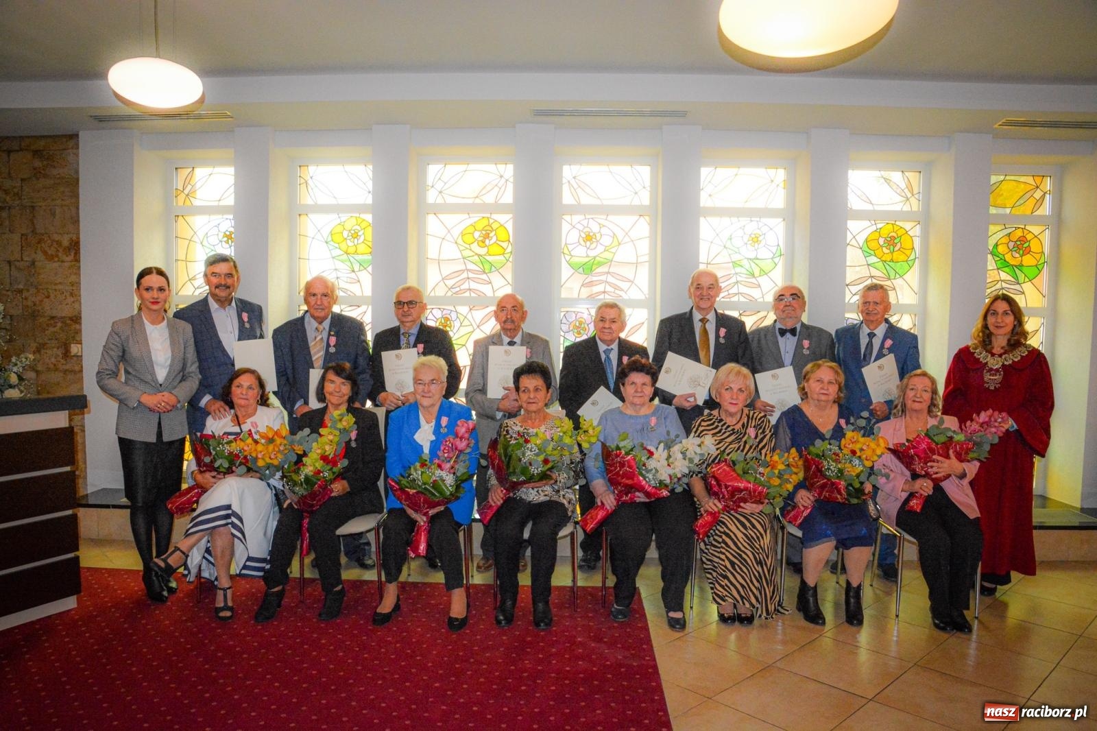 Zdjęcie w galerii na portalu naszraciborz.pl: Złote gody w Raciborzu - osiem par świętowało w USC wiadomości z regionu