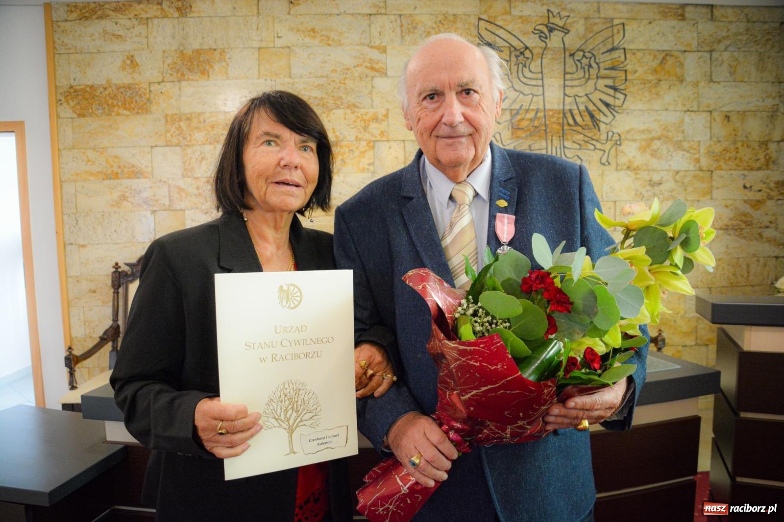 Zdjęcie w galerii na portalu naszraciborz.pl: Złote gody w Raciborzu - osiem par świętowało w USC wiadomości z regionu