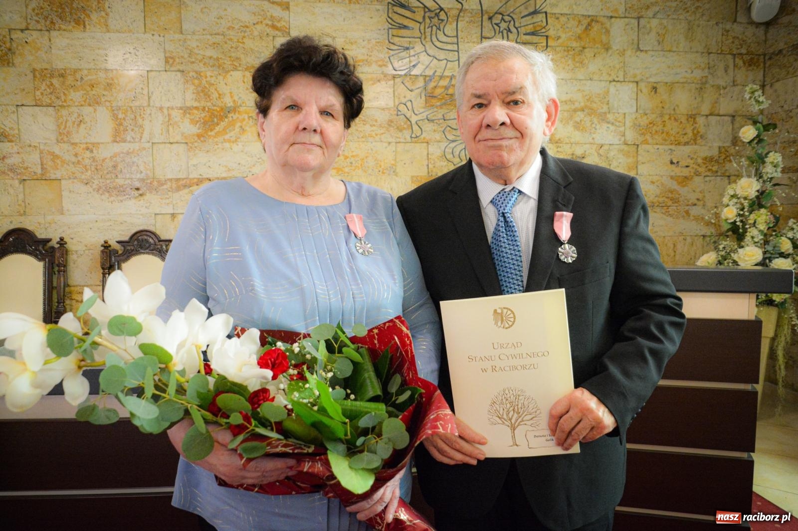 Zdjęcie w galerii na portalu naszraciborz.pl: Złote gody w Raciborzu - osiem par świętowało w USC wiadomości z regionu