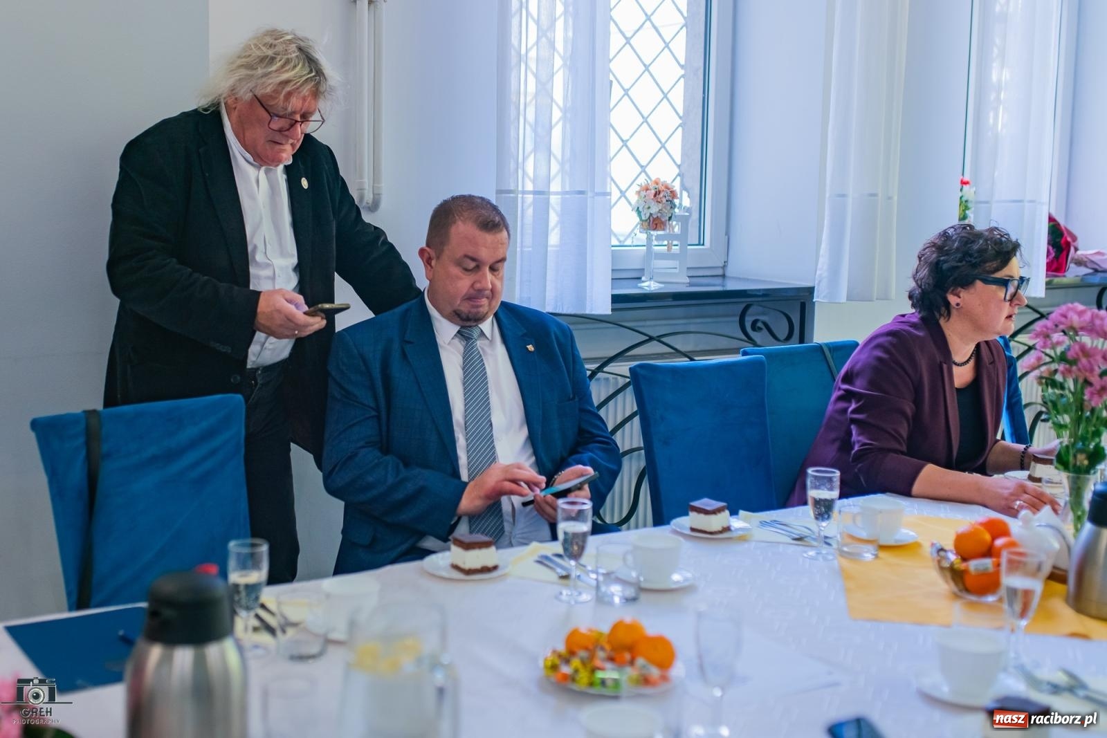 Zdjęcie w galerii na portalu naszraciborz.pl: Emeryci świętowali w restauracji Raciborska. Dla seniorów zaśpiewał finalista The Voice Kids [FOTO i WIDEO] wiadomości z regionu